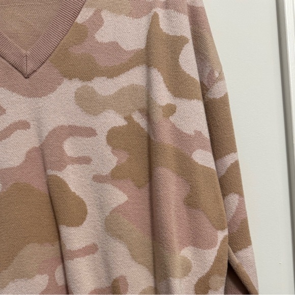 EUC Torrid Camouflage Pink and Tan V Neck Pullover Sweater - Picture 3 of 6